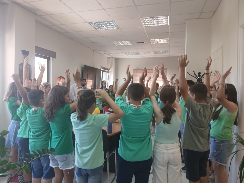 Ένα τραγούδι με πολλή «φροντίδα» στο Δημαρχείο Θηβών