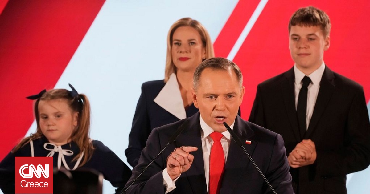 Ενόχληση Πολωνίας στους Times of Israel για αναφορά στον Ναβρότσκι ως «αναθεωρητή του Ολοκαυτώματος»