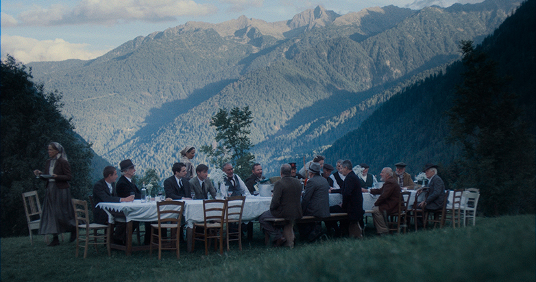 Ταινίες Πρώτης Προβολής: Ιταλικός νεορεαλισμός, νταΐλίκια, Πιγκουίνοι, Κarate Kid και φονική Μπαλαρίνα