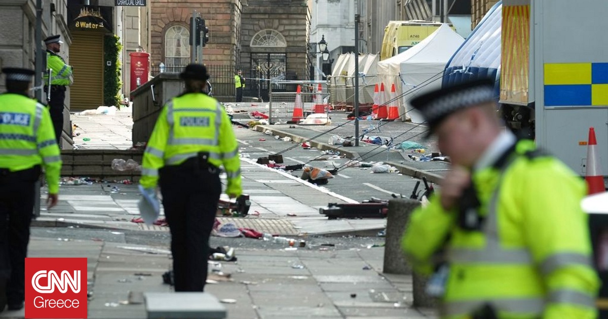 Λίβερπουλ: Τέσσερα άτομα εξακολουθούν να νοσηλεύονται μετά την επίθεση σε πλήθος με αυτοκίνητο