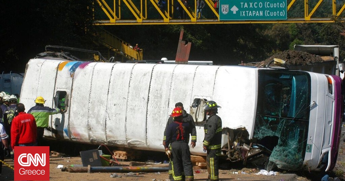 Ανατροπή τουριστικού λεωφορείου στο Μεξικό με 11 νεκρούς και 17 τραυματίες