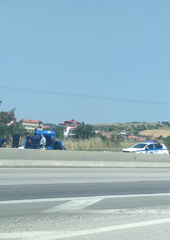 Τούμπαρε ΙΧ στο Δερβένι στη Θεσσαλονίκη – Μια τραυματίας (PHOTO-VIDEO)