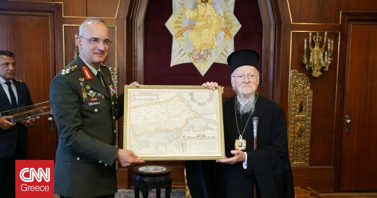 Οργή Τούρκων για το δώρο του Αρχηγού ΓΕΕΘΑ στον Βαρθολομαίο – Τι αναφέρει το Υπουργείο Άμυνας