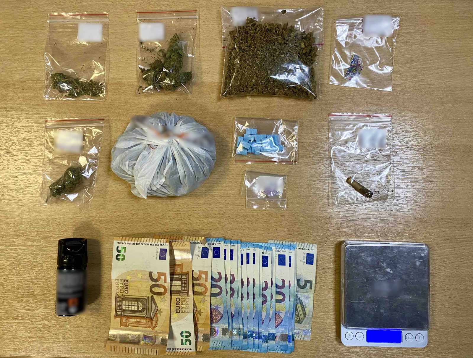 Χειροπέδες σε 20χρονη στην Κατερίνη (PHOTO)