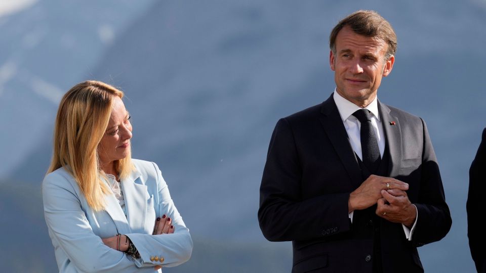 DW: «Πόλεμος» δηλώσεων στην ΕΕ για τη δύναμη ειρήνης στην Ουκρανία