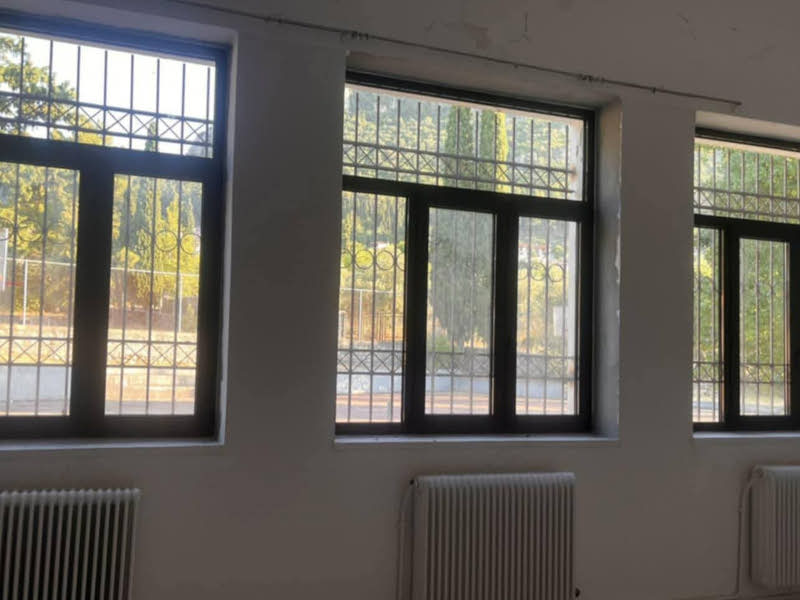 Αλλαγή κουφωμάτων στο πρώην Δημοτικό Σχολείο Τιθορέας