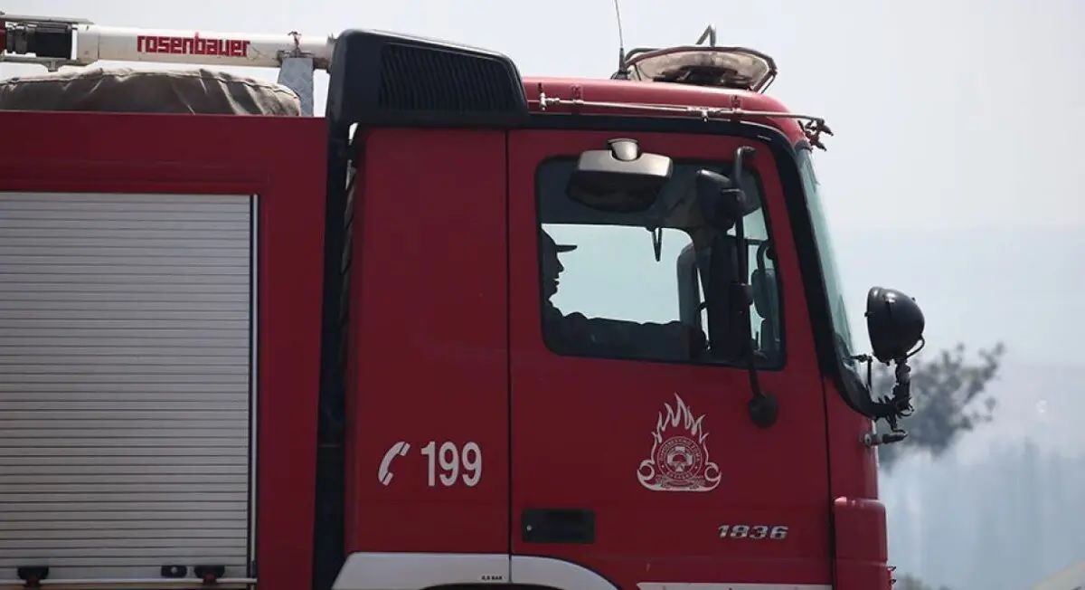 Θεσσαλονίκη: Στις φλόγες βανάκι στο Ωραιόκαστρο