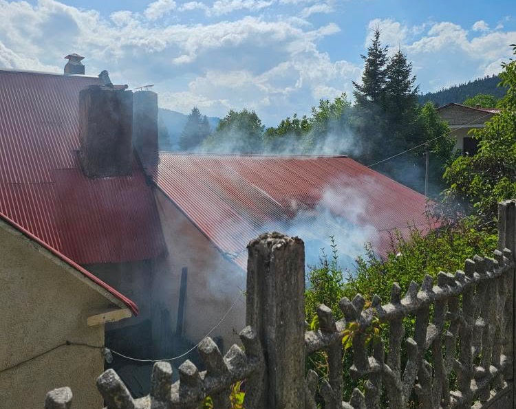 Στις φλόγες σπίτι στο Νεραϊδοχώρι