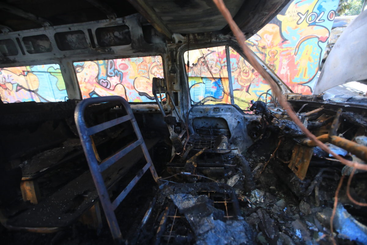 Αυτοκίνητο τυλίχθηκε στις φλόγες – Στο σημείο η πυροσβεστική – ONLARISSA.GR Νέα Ειδήσεις Λάρισα