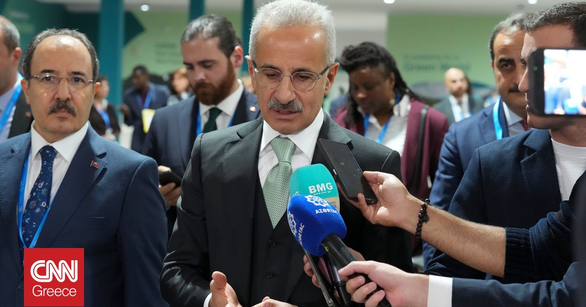 Τουρκία: Ο υπουργός Μεταφορών έτρεχε με ταχύτητα 225 χλμ. την ώρα και το ανέβασε σε βίντεο