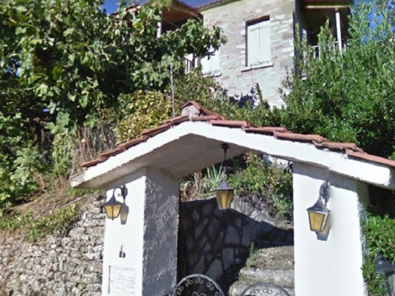 Αποκατάσταση της πλατείας Βελωτών και πέριξ του Κέντρου Σύγχρονης Δημοκρατικής Ιστορίας