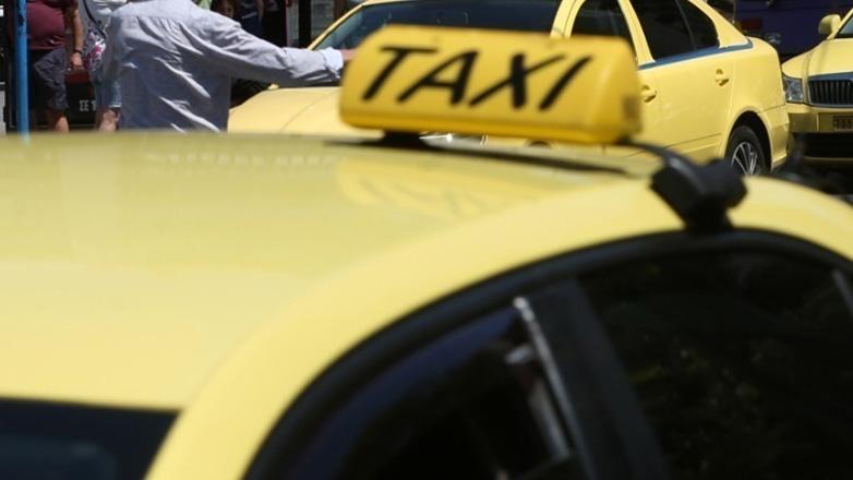 Νεκρός 58χρονος οδηγός ταξί στο λιμάνι του Πειραιά