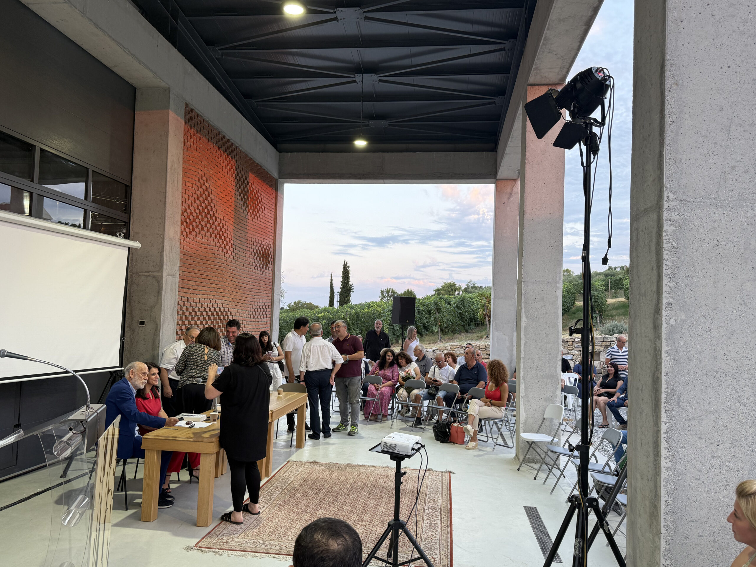 «Στα 30 του ήταν θεός εν ζωή ο Στέλιος Καζαντζίδης» – Κ. Μπαλαχούτης στην παρουσίαση του βιβλίου (VIDEO)