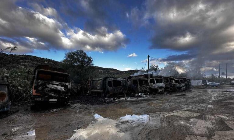 Μυτιλήνη: Προφυλακιστέος ο 57χρονος για τέσσερις εμπρησμούς – Οδηγείται στις φυλακές Χίου