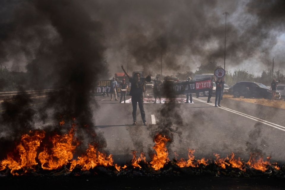 Σε κλοιό μεγάλων διαδηλώσεων το Ισραήλ για την επίθεση στη Γάζα