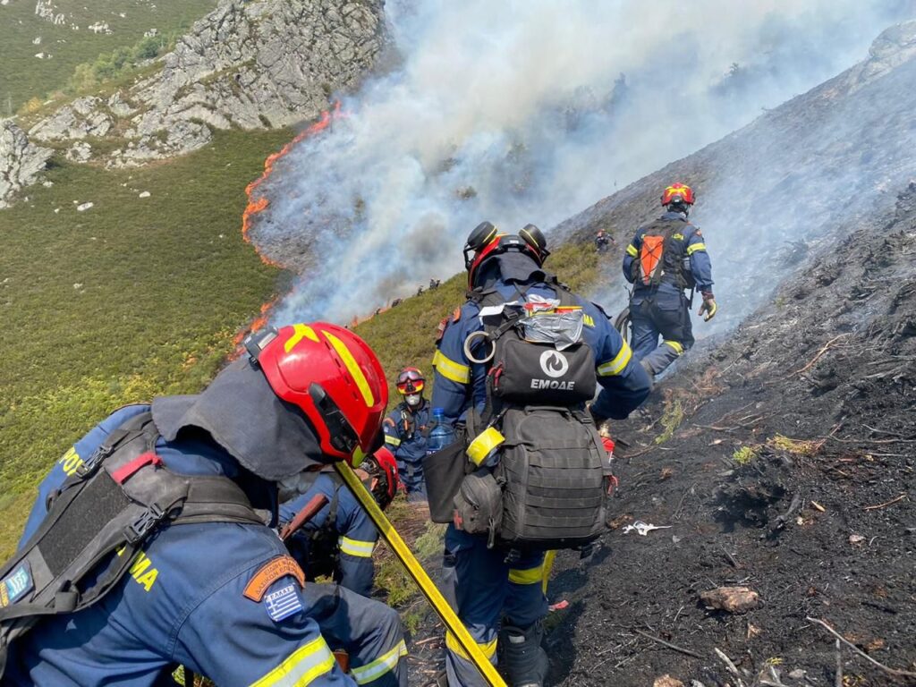 Οι Έλληνες δασοκομάντος επιχειρούν στο πύρινο μέτωπο της Ισπανίας (ΦΩΤΟ)