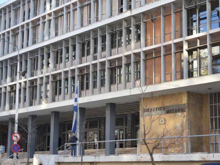 Θεσσαλονίκη: Ελεύθερη υπό όρους η 46χρονη για την επίθεση με χλωρίνη