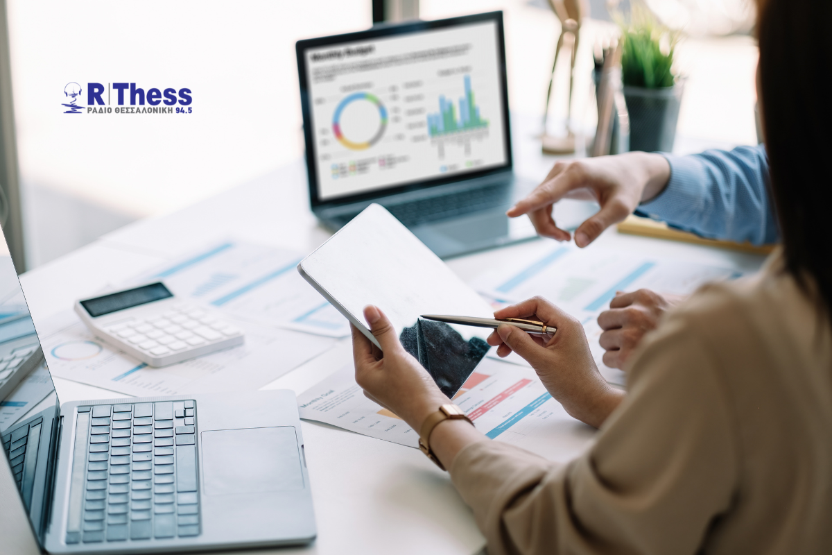 Νέο εργασιακό νομοσχέδιο: Τι αλλάζει για υπερωρίες, άδειες και εργαζόμενους γονείς