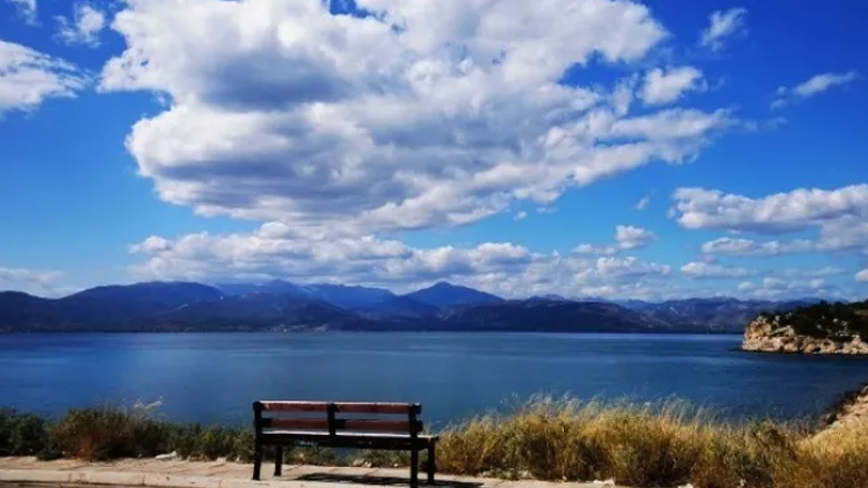 Καιρός: Τοπικές νεφώσεις και βροχές κυρίως στα βορειοδυτικά και βόρεια τμήματα της χώρας