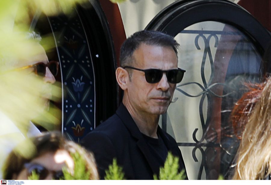 Συγκίνηση στο «ύστατο χαίρε» της Αλεξάνδρας Νικολαΐδου (PHOTO)