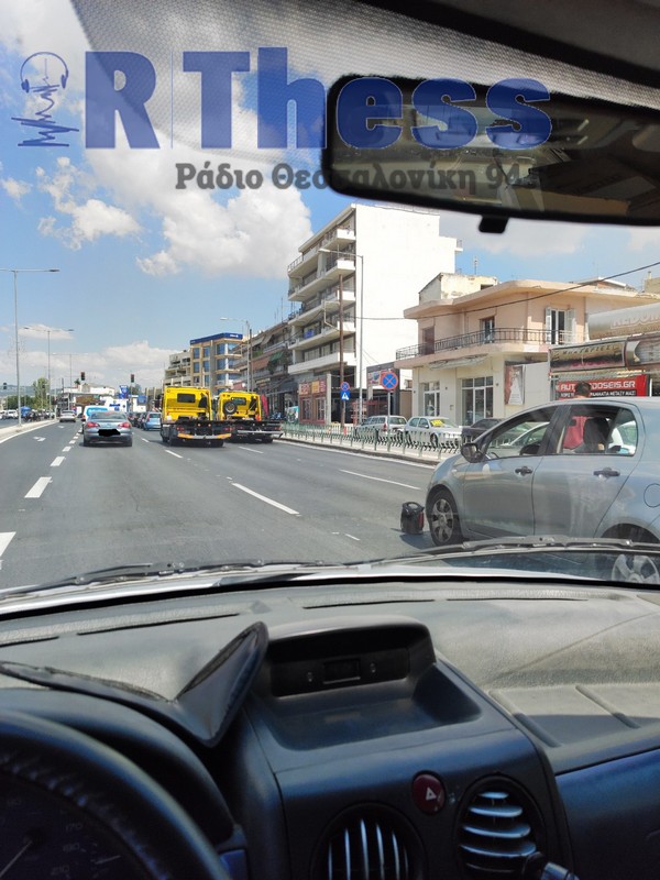 Θεσσαλονίκη: Τετραπλή καραμπόλα στη λεωφόρο Μίκη Θεοδωράκη
