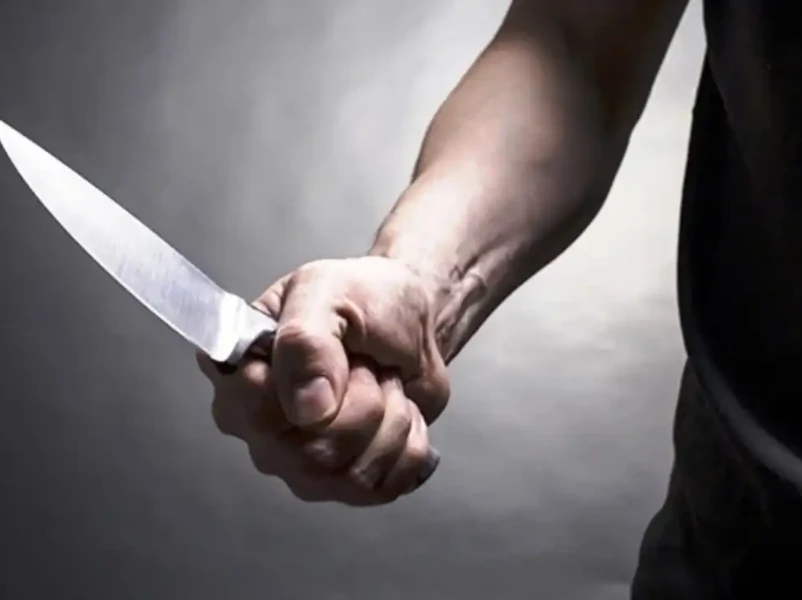 Με μαχαίρι απείλησε γυναίκα στο σπίτι της για ληστεία, αλλά τον έπιασαν