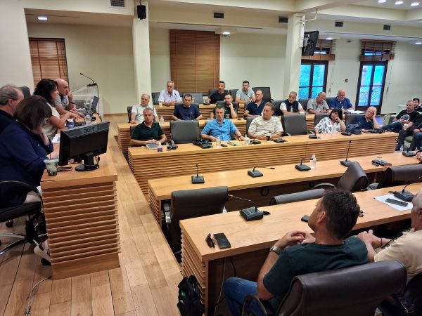 Συνάντηση δημοτικής αρχής με προέδρους κοινοτήτων για τα τοπικά πολεοδομικά σχέδια – Δείτε φωτογραφίες