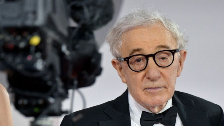 Ο Γούντι Άλεν απαντά στις έντονες αντιδράσεις που προκάλεσε η συμμετοχή του σε φεστιβάλ της Μόσχας