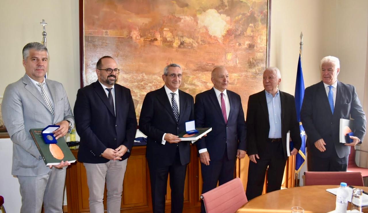 Συνάντηση Υφυπουργού Ναυτιλίας Στέφανου Γκίκα με Περιφερειάρχες Νησιωτικών Περιοχών