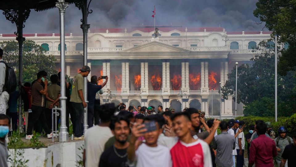Κόλαση στο Νεπάλ από την αιματηρή εξέγερση για τα Social Media: 22 νεκροί, ο στρατός στους δρόμους