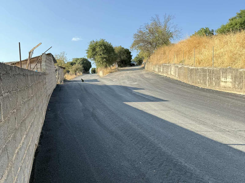 Εργασίες ασφαλτόστρωσης στο Ζέλι