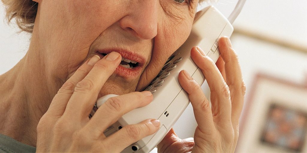 Μπαράζ με τηλεφωνικές απάτες στα Τρίκαλα – Ξάφρισαν μετρητά και λίρες στην Καρδίτσα