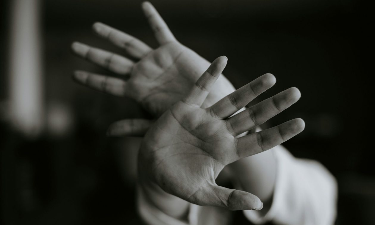 35χρονος απείλησε και άρπαξε βίαια την πρώην σύντροφό του – ONLARISSA.GR Νέα Ειδήσεις Λάρισα