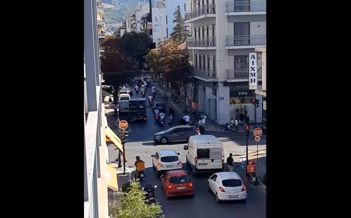 Τελευταίο αντίο σήμερα στον 18χρονο Νίκο Παλάσκα- Στον Ναό οδεύουν φίλοι του με τα μηχανάκια τους (video)