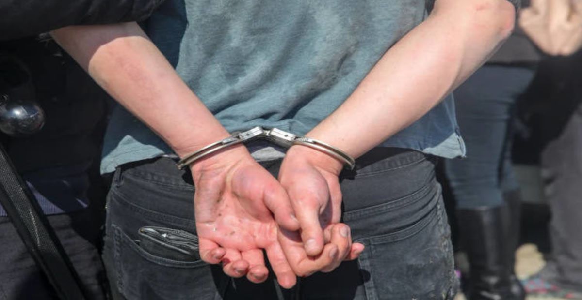 Τρίκαλα: Χειροπέδες σε… μούφα “λογιστές” για εξαπάτηση σε ηλικιωμένο