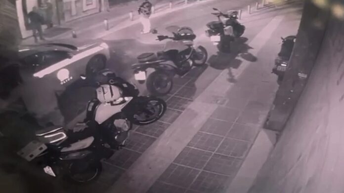 Ληστές την ακινητοποίησαν με σύριγγες μέσα στο διαμέρισμά της – ONLARISSA.GR Νέα Ειδήσεις Λάρισα