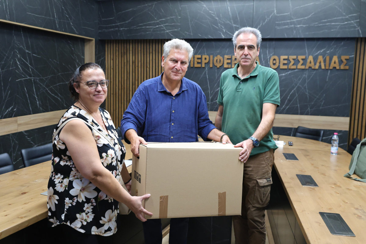 Δωρεά Η/Υ από την Περιφέρεια Θεσσαλίας σε παιδιά τριτέκνων-πολυτέκνων- μονογονεϊκών οικογενειών και σχολικές μονάδες (φωτο)