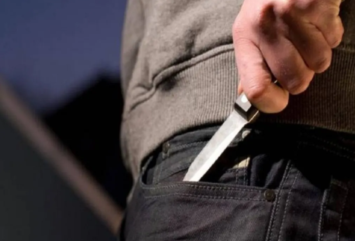 Απείλησε με κουζινομάχαιρο τη φίλη του να τη σκοτώσει – ONLARISSA.GR Νέα Ειδήσεις Λάρισα