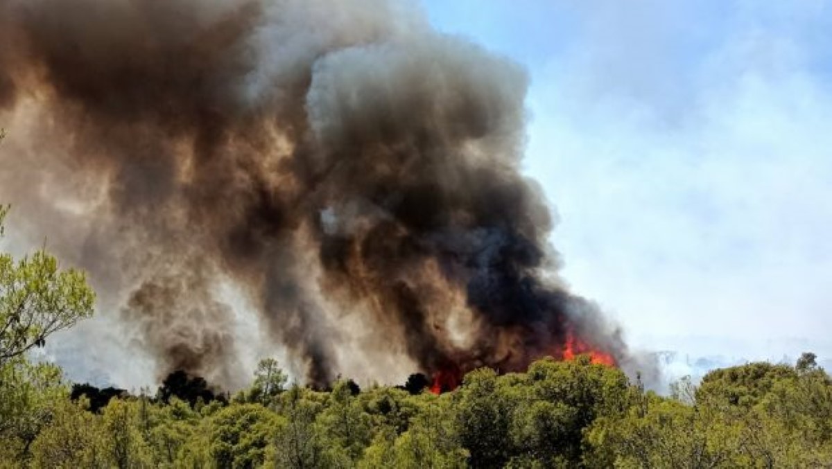 Φωτιά δίπλα σε βενζινάδικο στη Χρυσή Ακτή Παναγιάς – ONLARISSA.GR Νέα Ειδήσεις Λάρισα