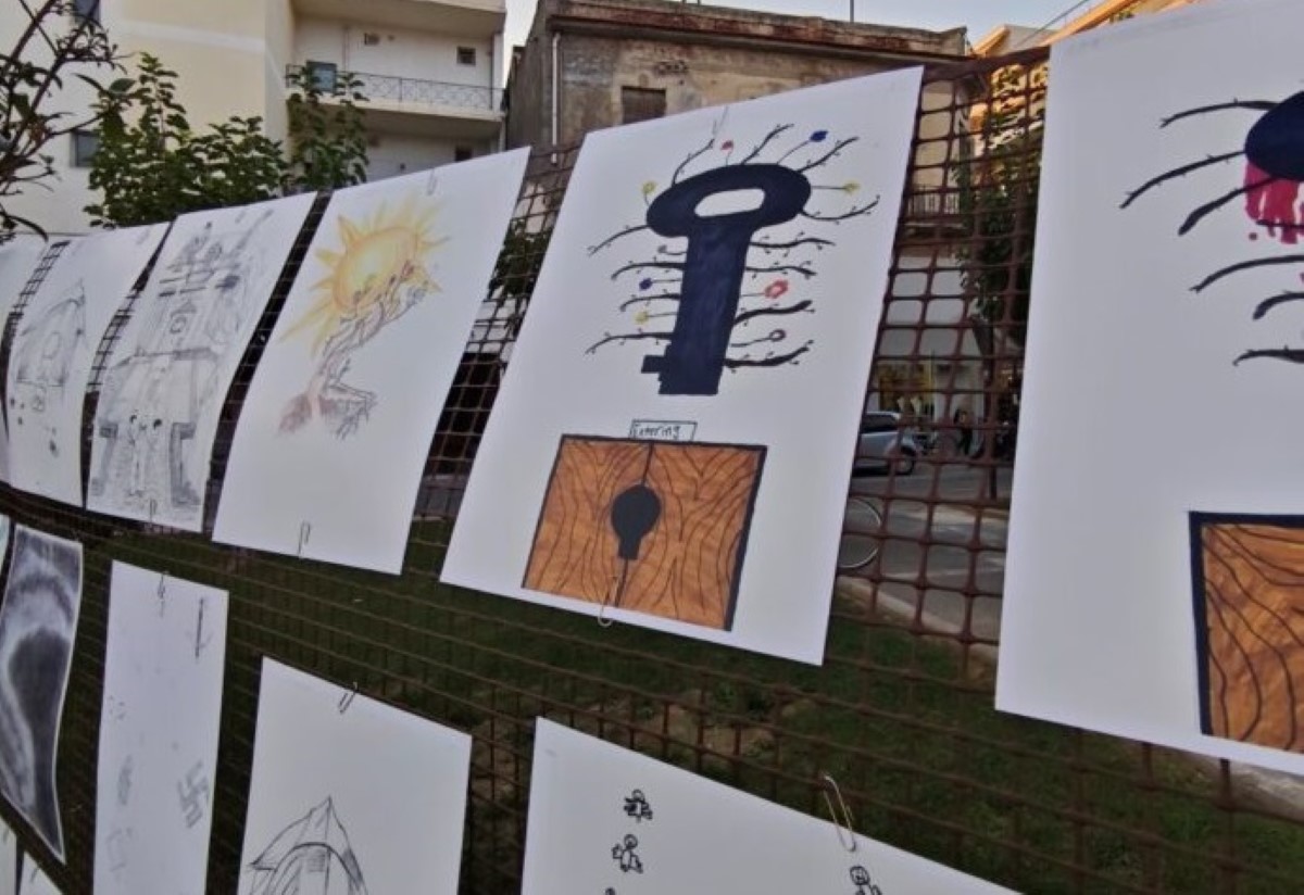 Ζωγραφιές μικρών Παλαιστίνιων της Δυτικής Όχθης στον Βόλο (φώτο)