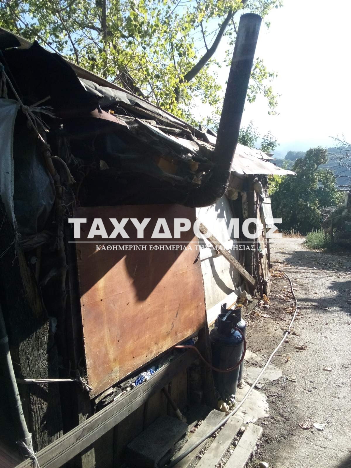 Ζει σε παράγκα χωρίς ρεύμα, νερό και τουαλέτα (φώτο) – ONLARISSA.GR Νέα Ειδήσεις Λάρισα