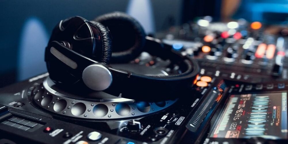 Σύλληψη ιδιοκτήτη καταστήματος εστίασης για ηχορύπανση – ONLARISSA.GR Νέα Ειδήσεις Λάρισα