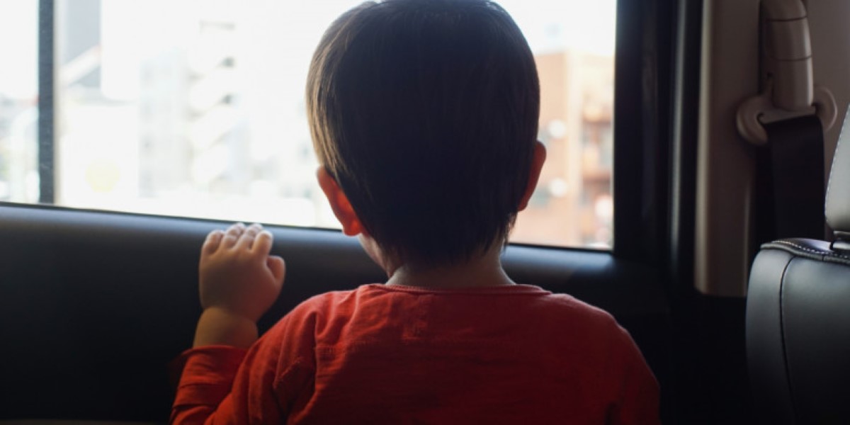 Από τον Βόλο στην Αθήνα η μάχη για την επιμέλεια του 5χρονου-Οι καταγγελίες και τα απειλητικά μηνύματα