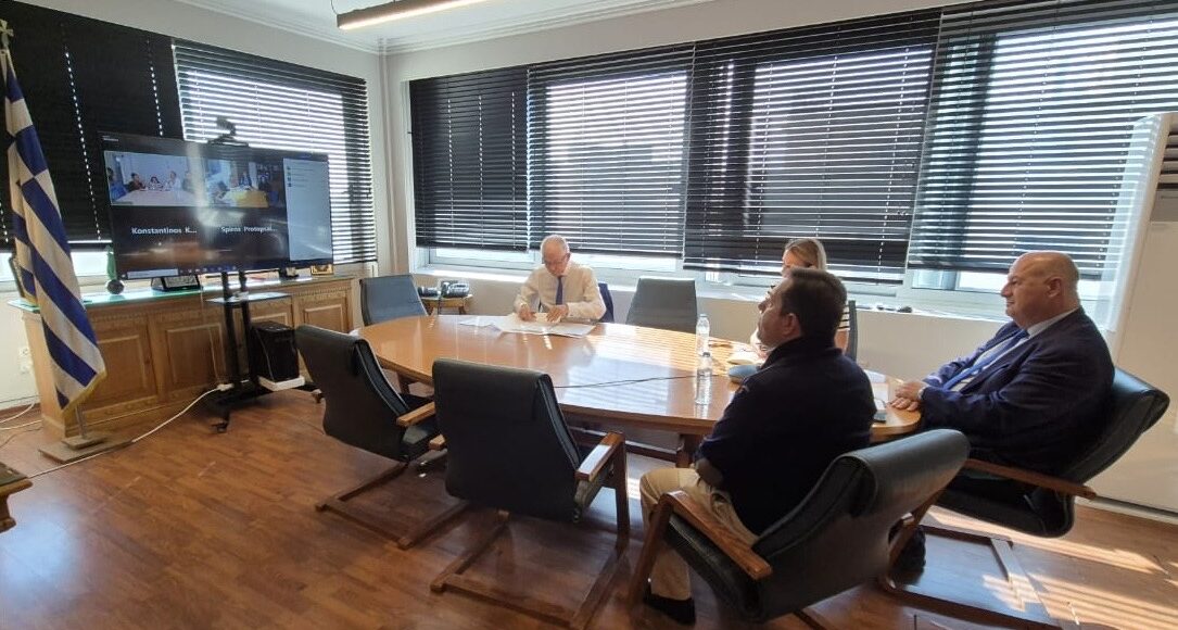 Συνάντηση Μηταράκη-Τσιάρα με Χιώτες κτηνοτρόφους: Παρεμβάσεις για άμεση ενίσχυση μετά τις πυρκαγιές