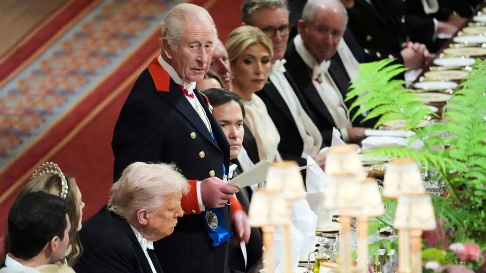 Επίσκεψη Τραμπ στο Ην. Βασίλειο: Το εντυπωσιακό βασιλικό δείπνο σε εικόνες και βίντεο