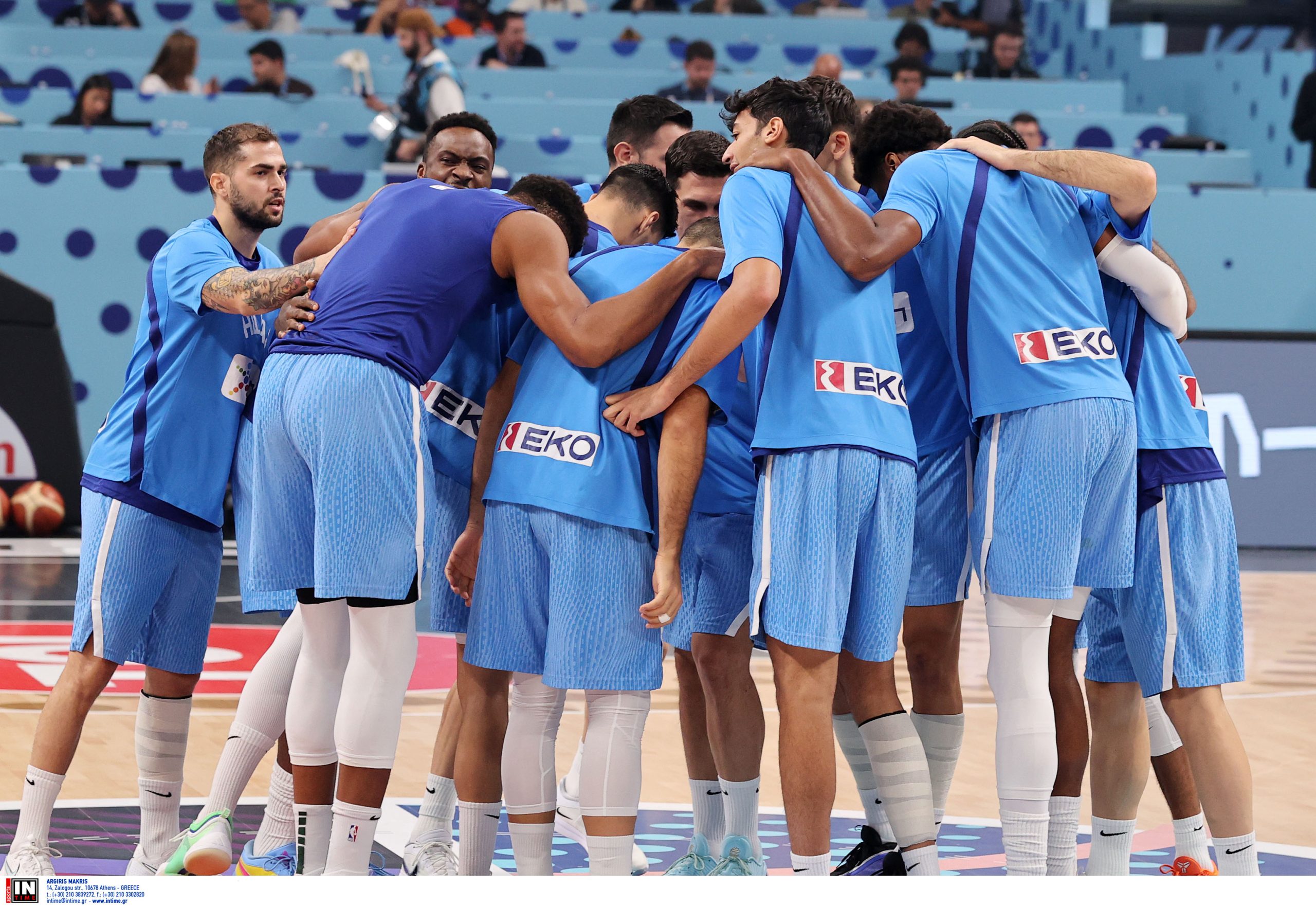 «Ντελίριο» για τον αποψινό αγώνα της Εθνικής ομάδας- Το αδιαχώρητο στις καφετέριες