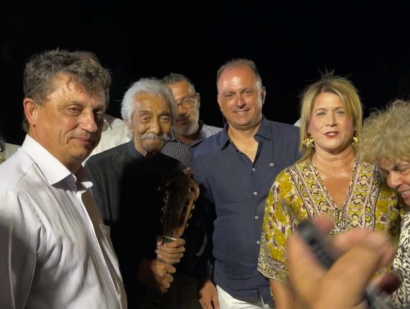 Ο Κώστας Χατζής μαζί με την κόρη του χάρισαν τρεις ανεπανάληπτες ώρες στους Λιβαδειώτες