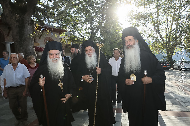 Τρισαρχιερατική και παλλαϊκή βιβλιοπαρουσίαση της ιστορίας της Ι.Μ. Δαμάστας