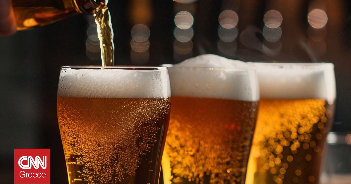 Παγάκια στη μπύρα: Η τάση που «σαρώνει» στην Gen Z – Η ζέστη αλλάζει τις συνήθειές μας