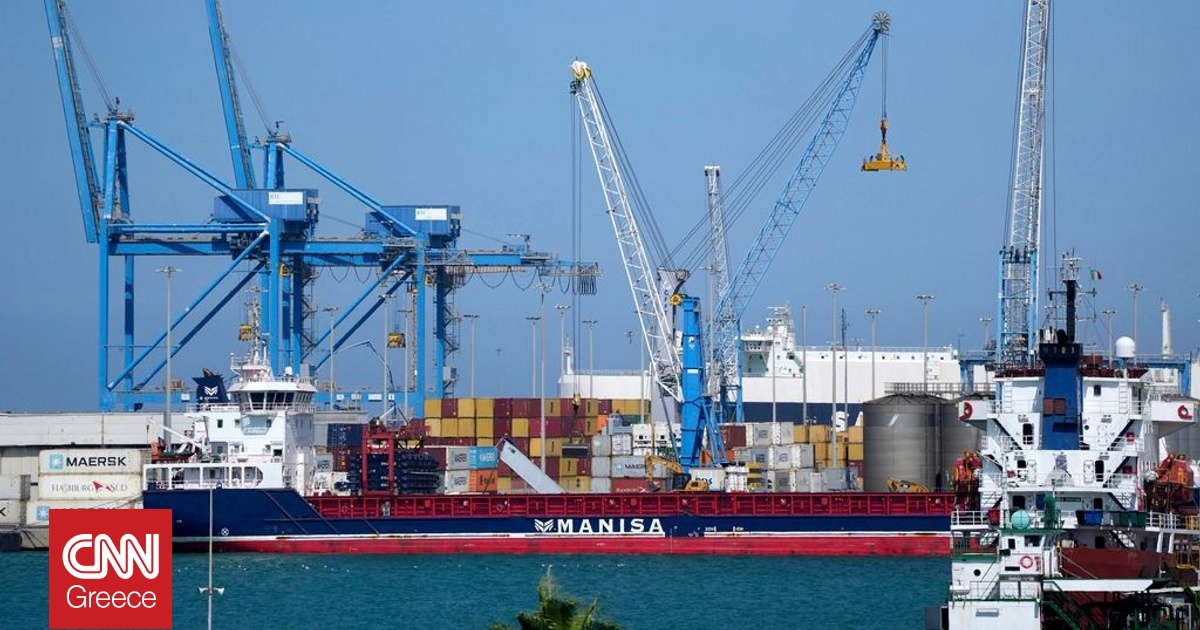 Ιταλοί λιμενεργάτες μπλόκαραν κοντέινερ με πυρομαχικά για το Ισραήλ στο λιμάνι Ραβένας